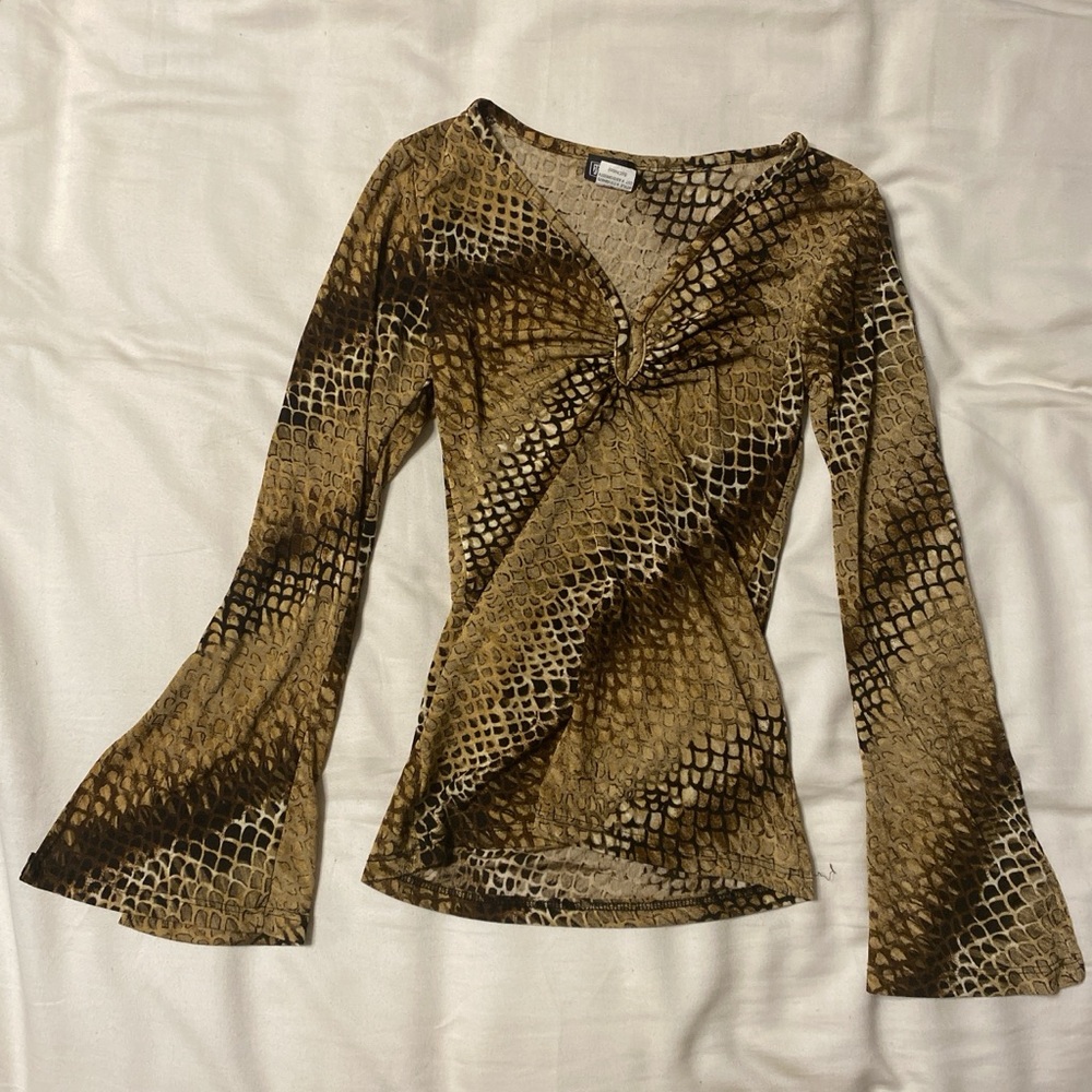 Chic classy scales print for a scandalous look.. but keeping it covered!!